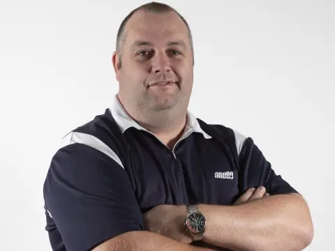 Wilkinson leads Thomas after Online Darts League Group A opener